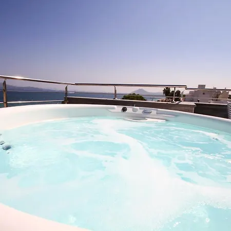 Apartment Seaside Jacuzzi Terrace Apartment: Puerto Pollenca Beachfront *