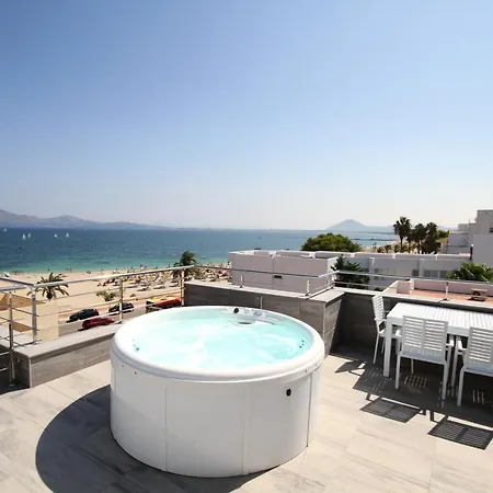 Seaside Jacuzzi Terrace Apartment: Puerto Pollenca Beachfront Port de Pollenca